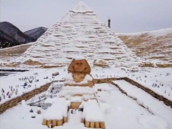schnee-pyramiden-sphinx